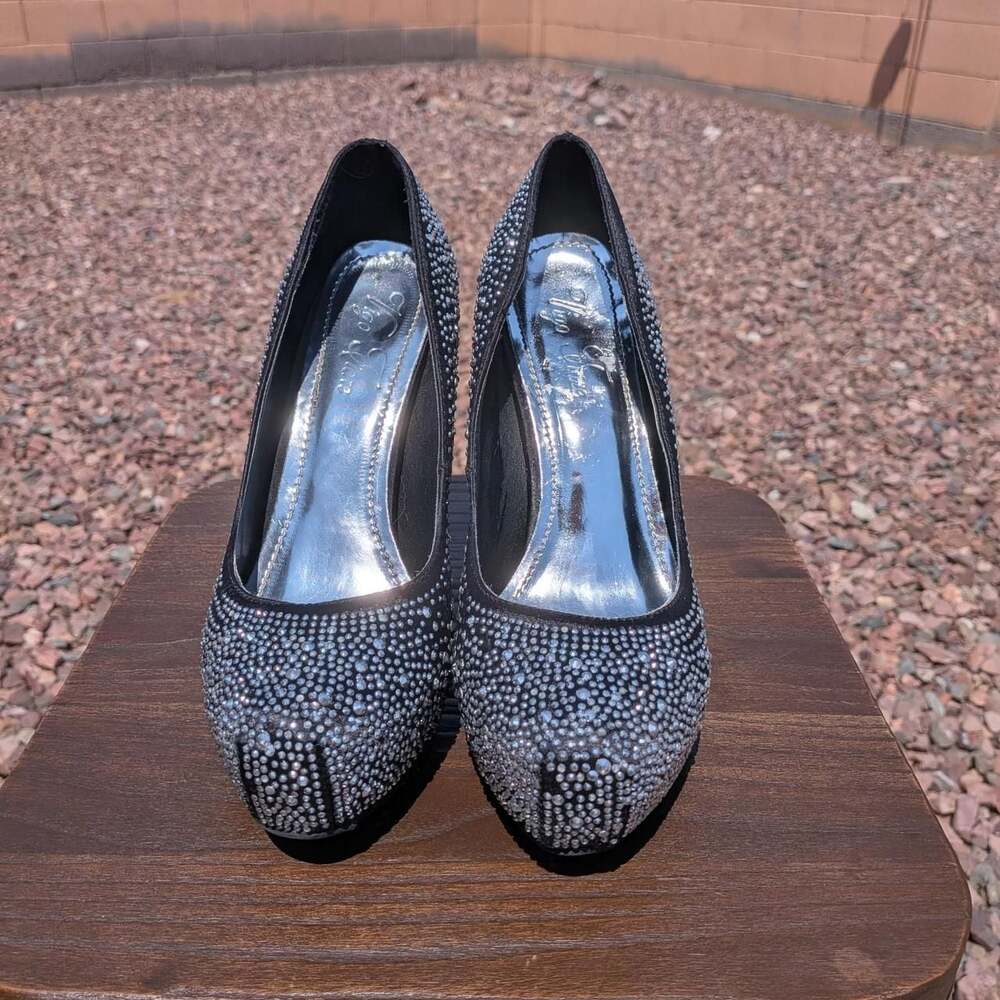 Vigo Fiore Black and Silver Studded High Heel Pumps